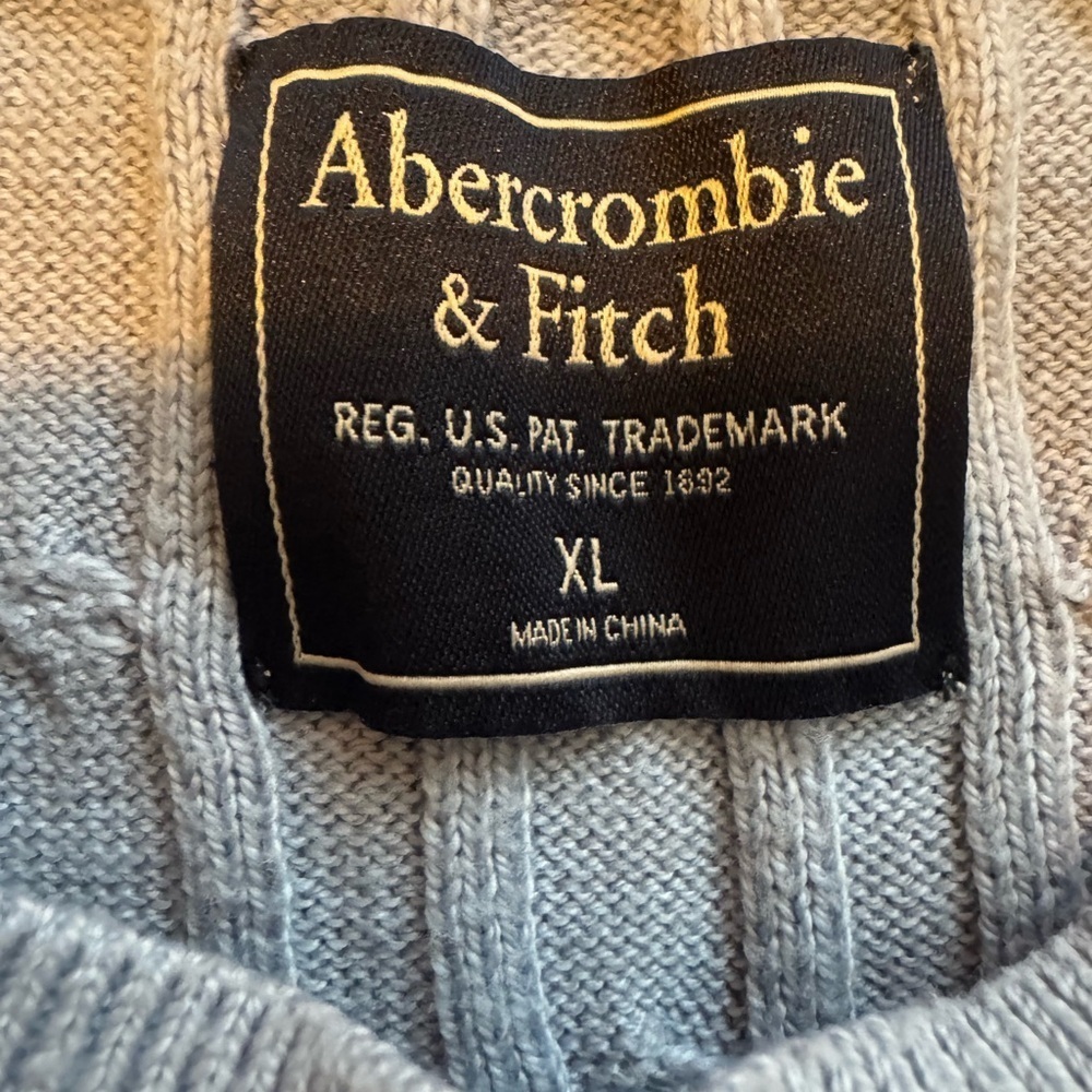 Abercrombie & Fitch Women’s Light Blue Cable Knit Sweater Size XL - Picture 6 of 7